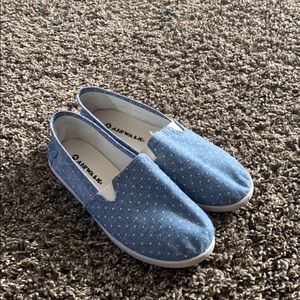 Airwalk shoes (size 7.5)